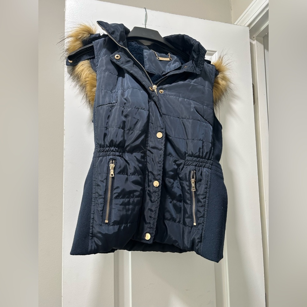 La Coalition Vest Womens Size Medium with Fur